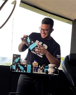 Jak umělci tetování internetových celebrit vytvářejí osobní značky a zpeněží ...