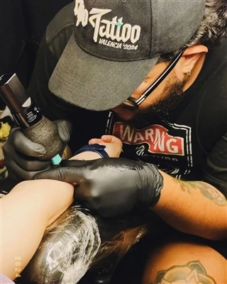 WhyTattoos se objevil?
